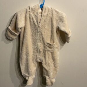 Old Navy Cozy Cream Baby Onesie. Size 0-3 months